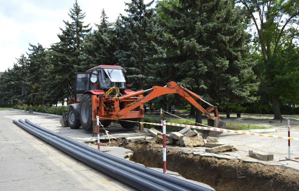 Sewer Line Excavation in Milton