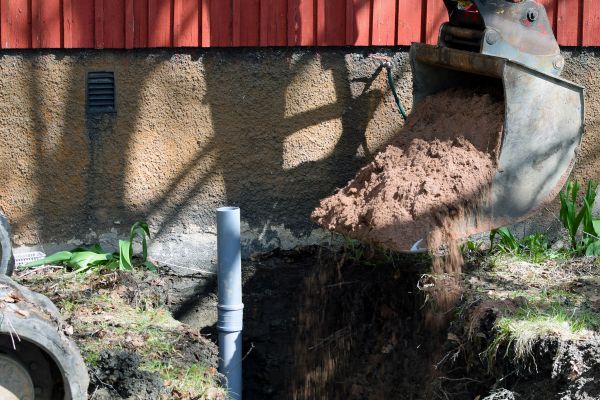 Sewer Line Digging in Milton