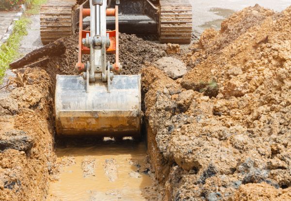 Water Line Digging in Milton